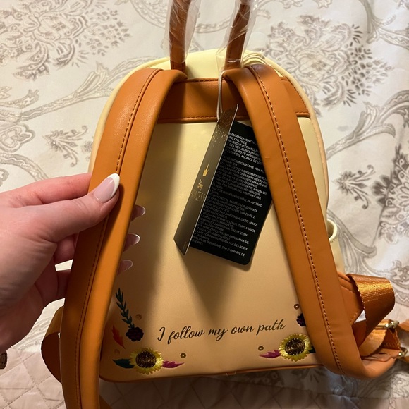 Pocahontas Loungefly Mini Backpack - Picture 4 of 7